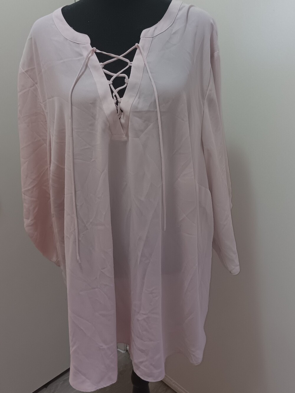 Women's Light Pink Lace-Up V-Neck Tunic Blouse